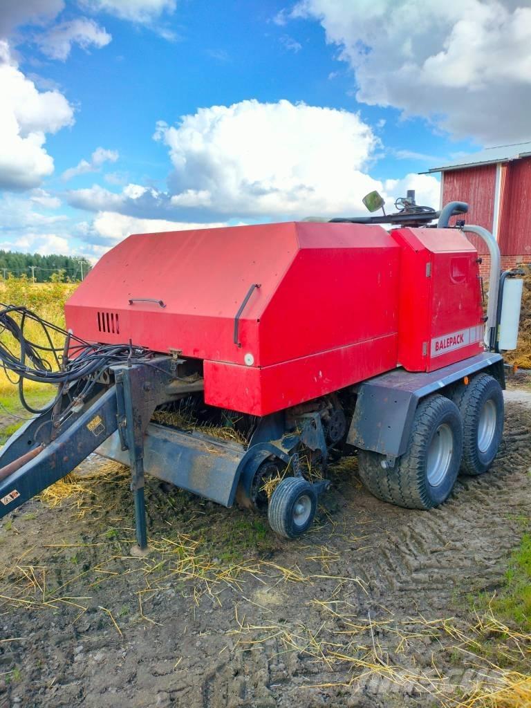 Vicon RF135 Balirke (okrogle bale)