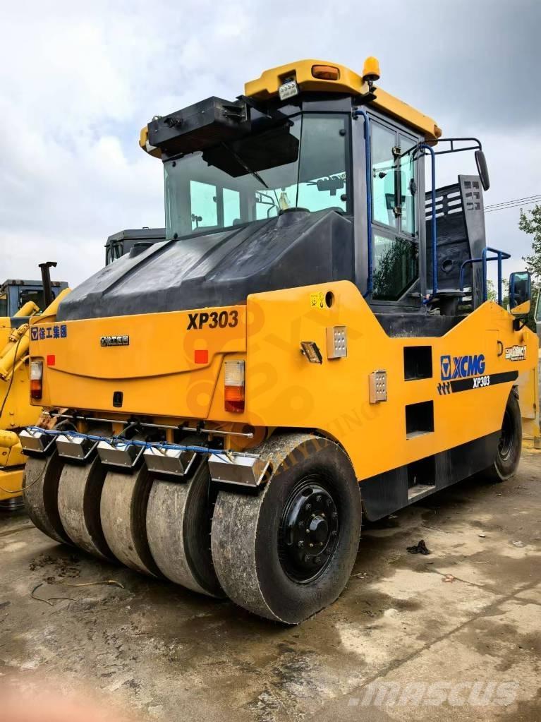 XCMG XP 303 Kombinirani valjarji