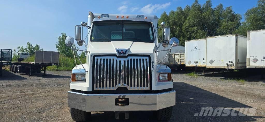 Western Star 4700 SB Vlačilci