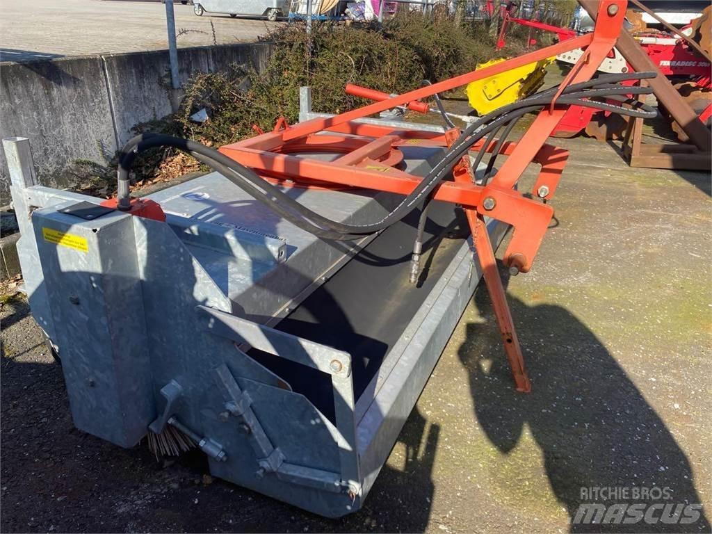 Briri SH 215 Cestni pometači