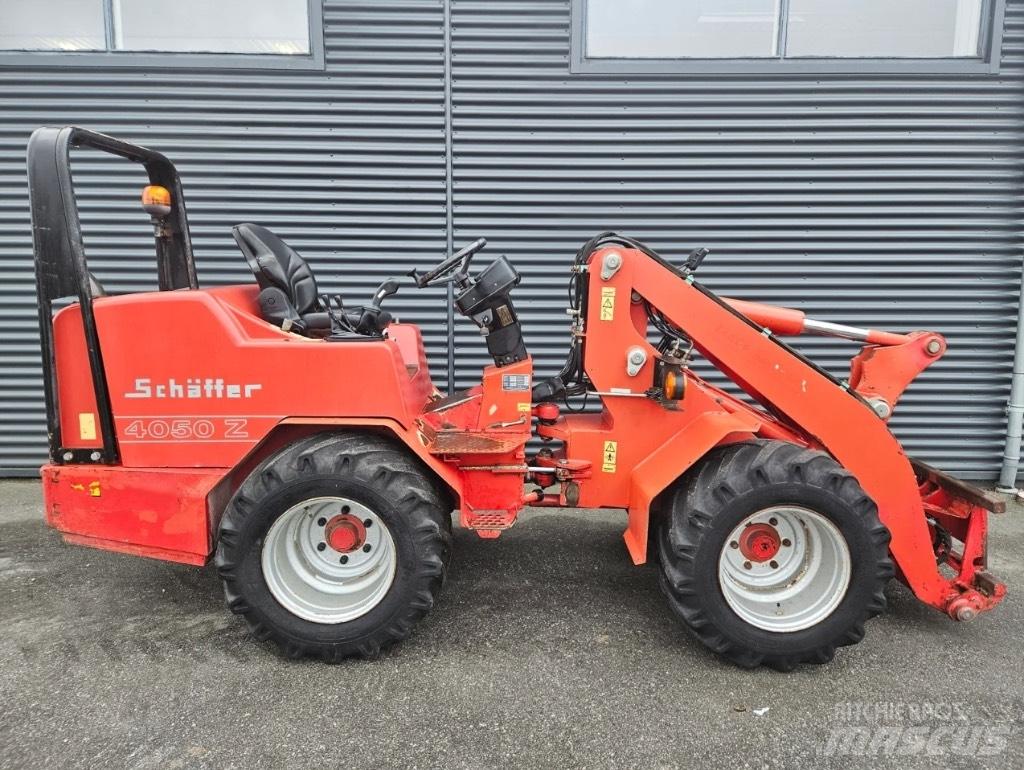 Schäffer 4050 Z Mini nakladalci