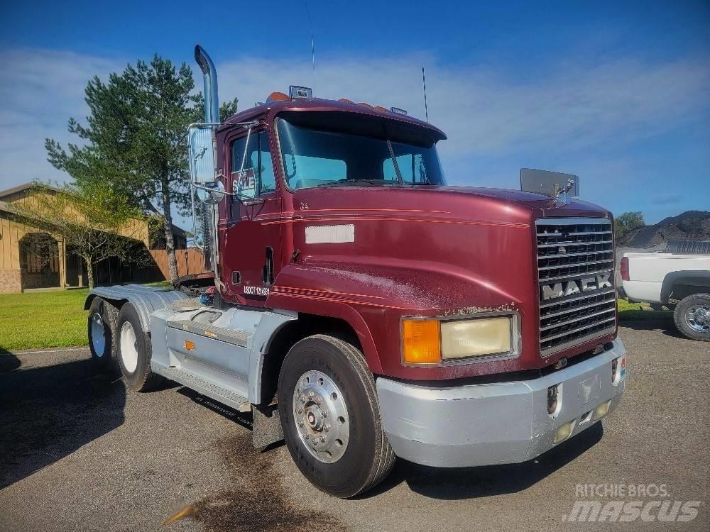 Mack CH613 Vlačilci