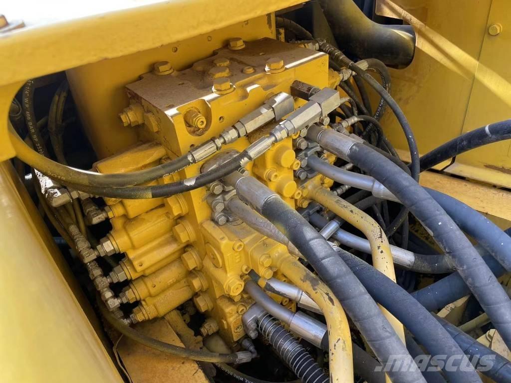 Komatsu PC 220-7 Bagri goseničarji