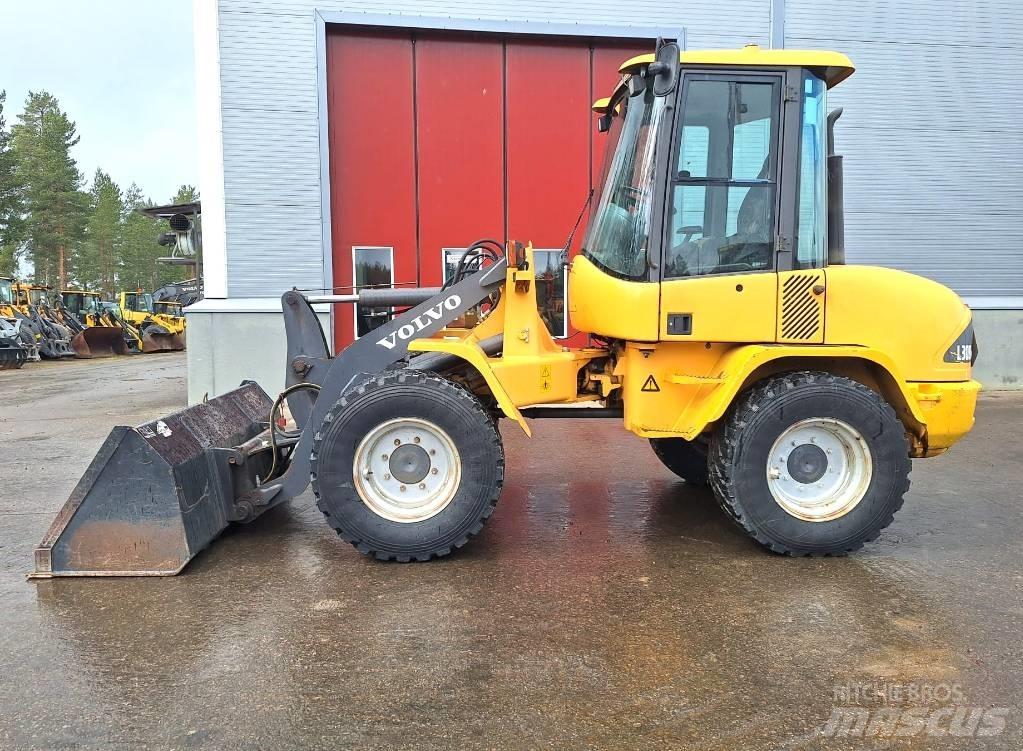 Volvo L30B AURALLA Kolesni nakladalci