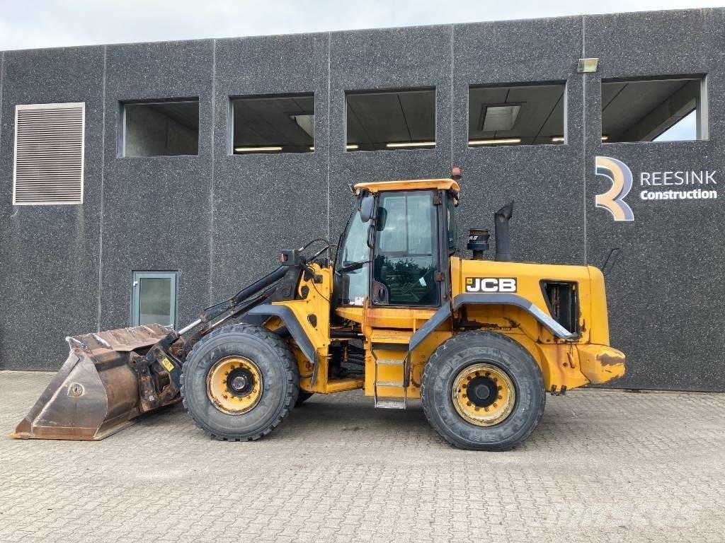 JCB 436 Kolesni nakladalci