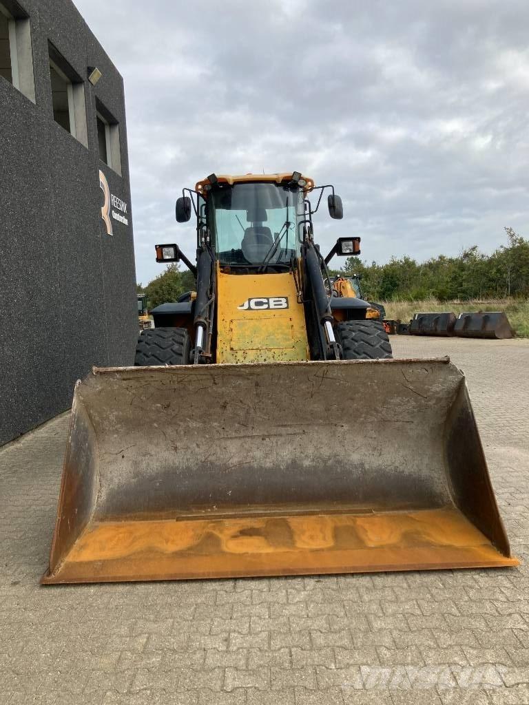 JCB 436 Kolesni nakladalci