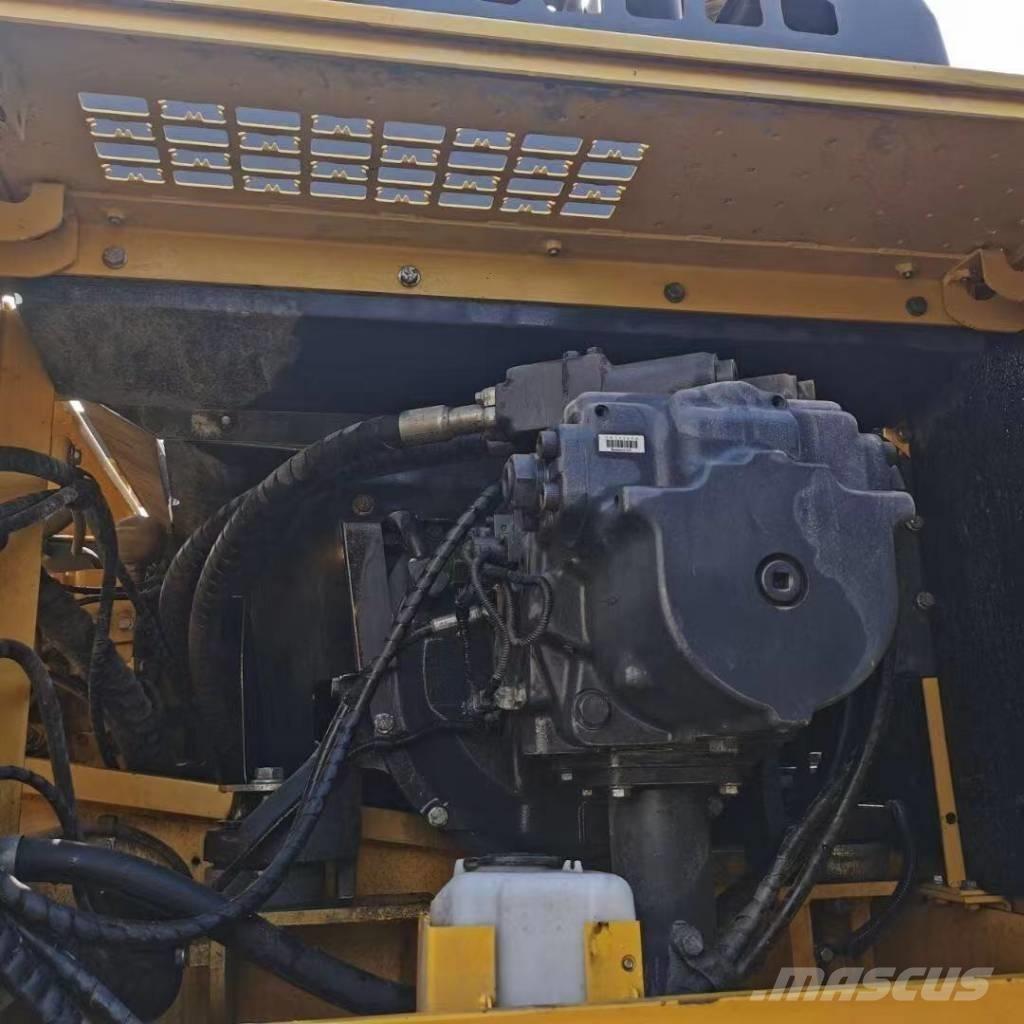 Komatsu 450LC-8 Bagri goseničarji