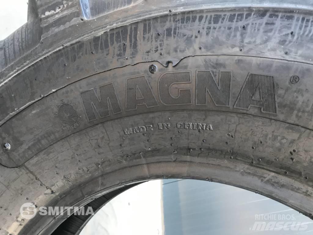  Magna 1400 x 24 Gume, kolesa in platišča