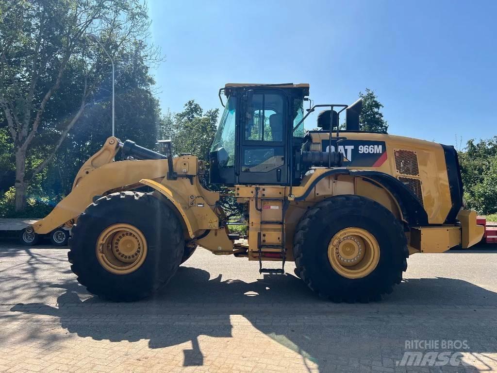 CAT 966M Kolesni nakladalci