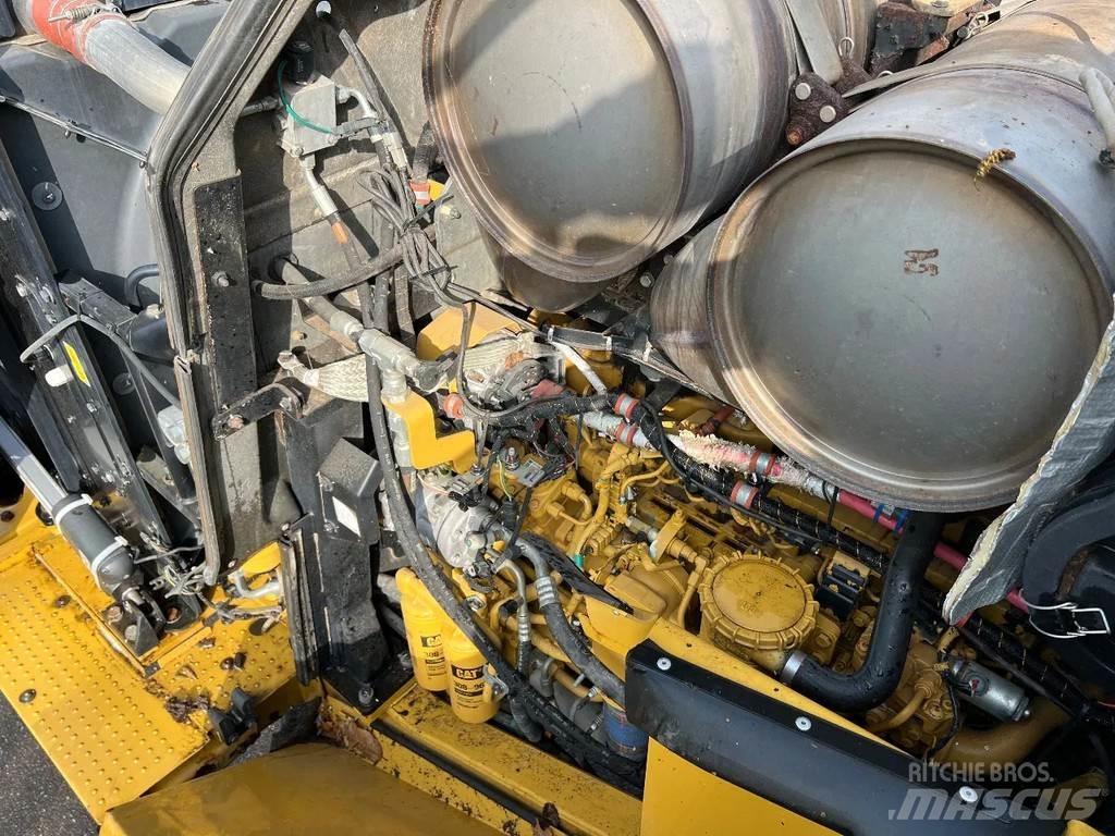 CAT 966M Kolesni nakladalci