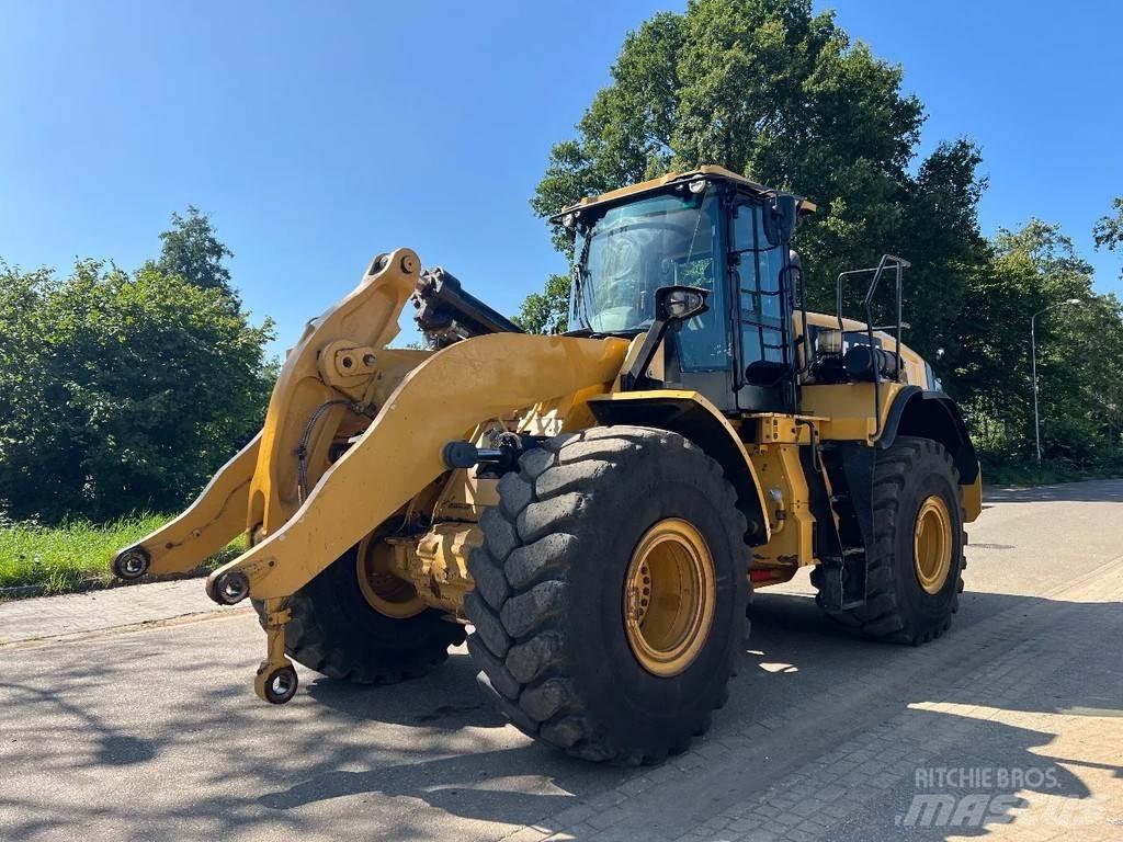 CAT 966M Kolesni nakladalci