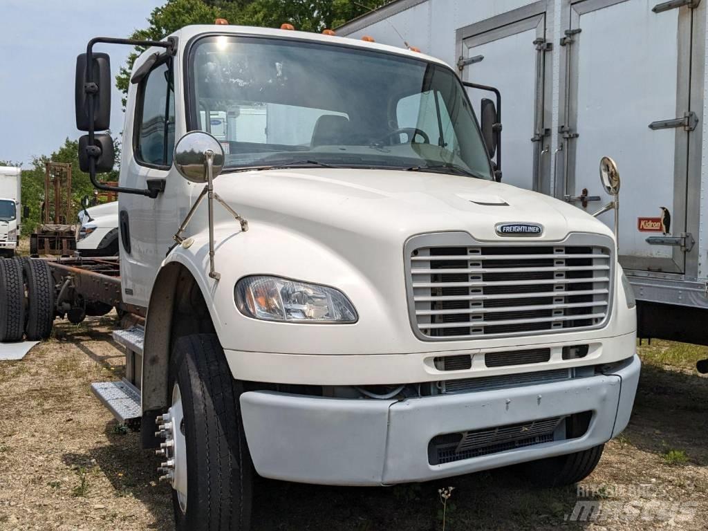 Freightliner M2106 Tovornjaki-šasije