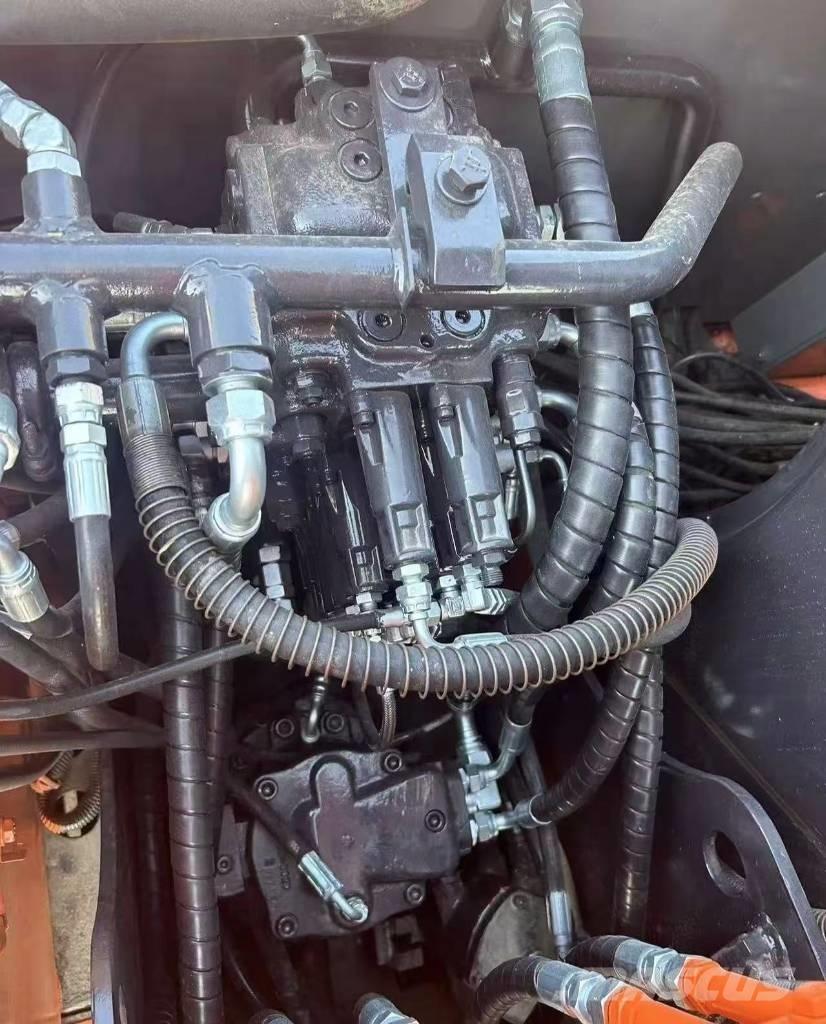 Hitachi 70 Mini bagri <7t