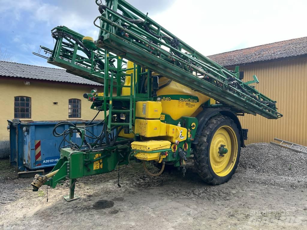 John Deere 840 Vlečne škropilnice