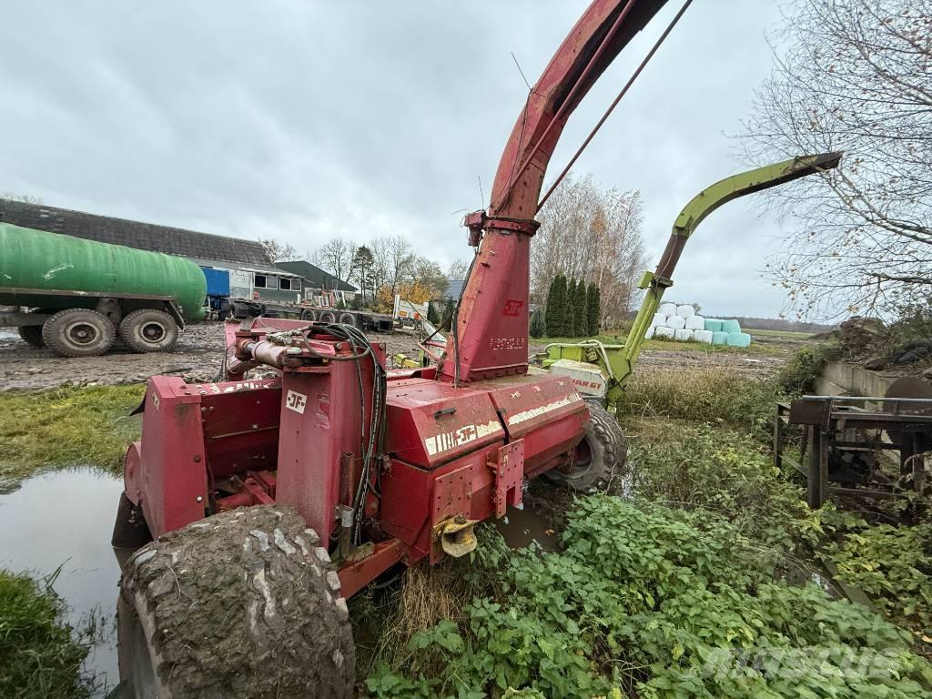 JF FCT 1350 Kombajni za krmo