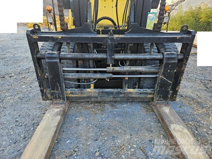 Komatsu FD 150 Viličarji s pomičnim teleskopom