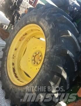  Pneus 460/85R38 Gume, kolesa in platišča