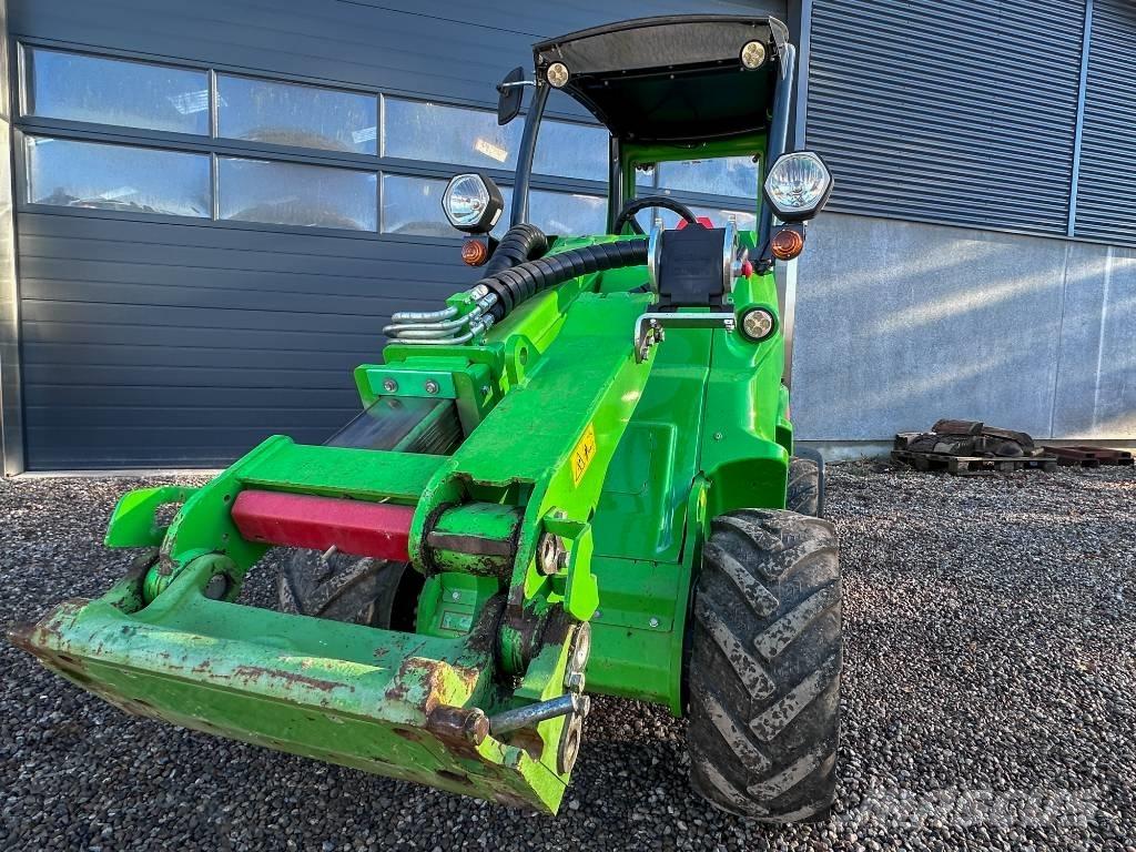 Avant 528 Večnamenski nakladalci