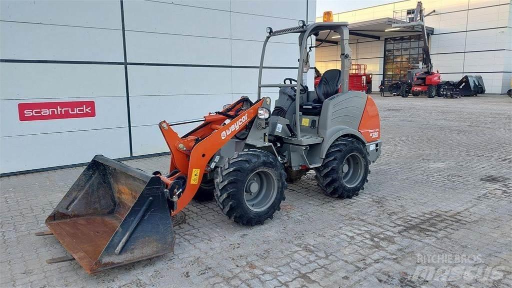 Weycor AR320 Agrar Večnamenski nakladalci