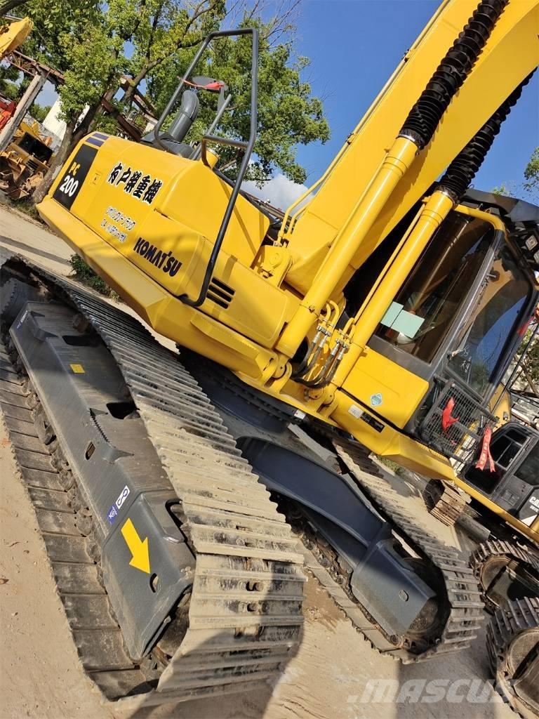 Komatsu PC 200 Bagri goseničarji