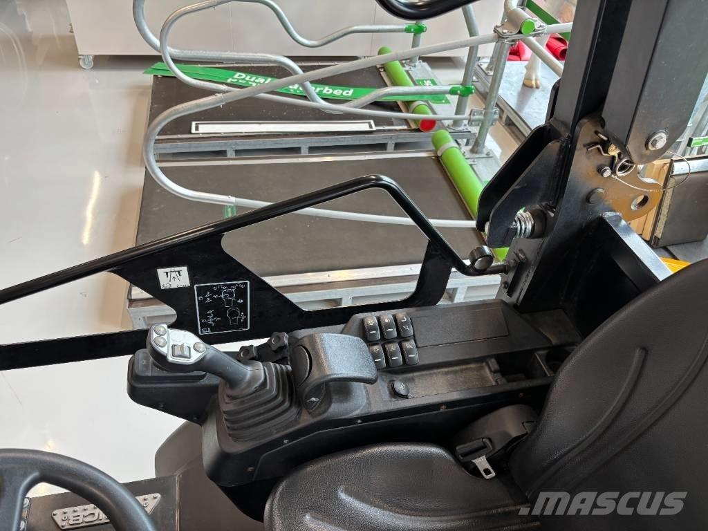 JCB 403 E Večnamenski nakladalci