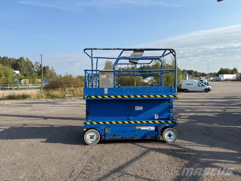 UpRight X32N Škarjaste dvižne ploščadi