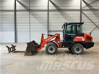 Kubota R 065 Kolesni nakladalci