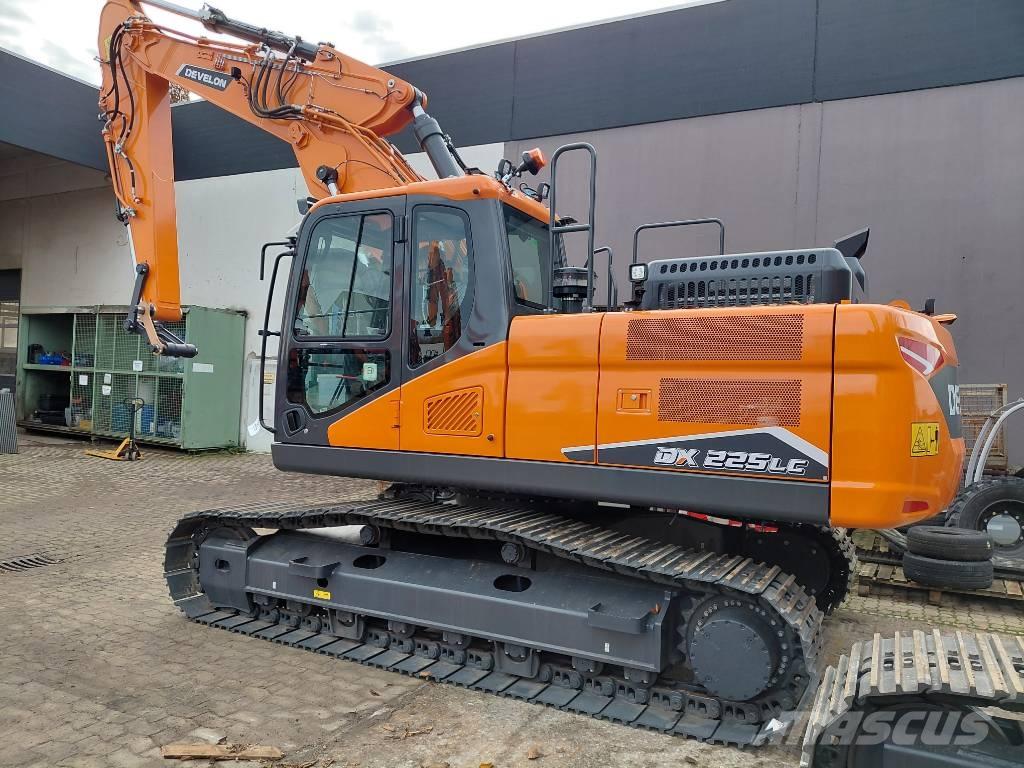 Doosan DX225LC-7 Bagri goseničarji