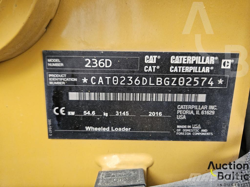 CAT 236 D Skid steer mini nakladalci