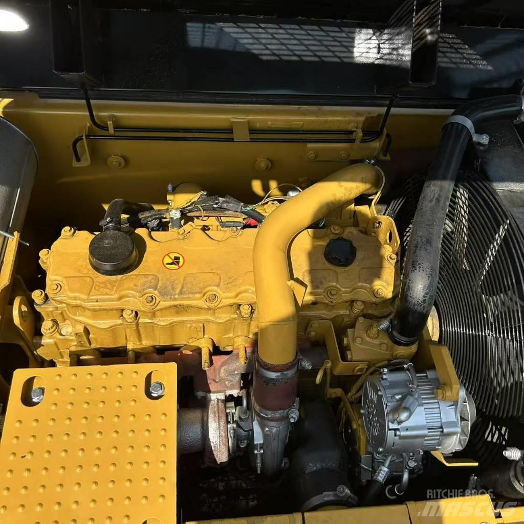 CAT 324D2L Bagri goseničarji
