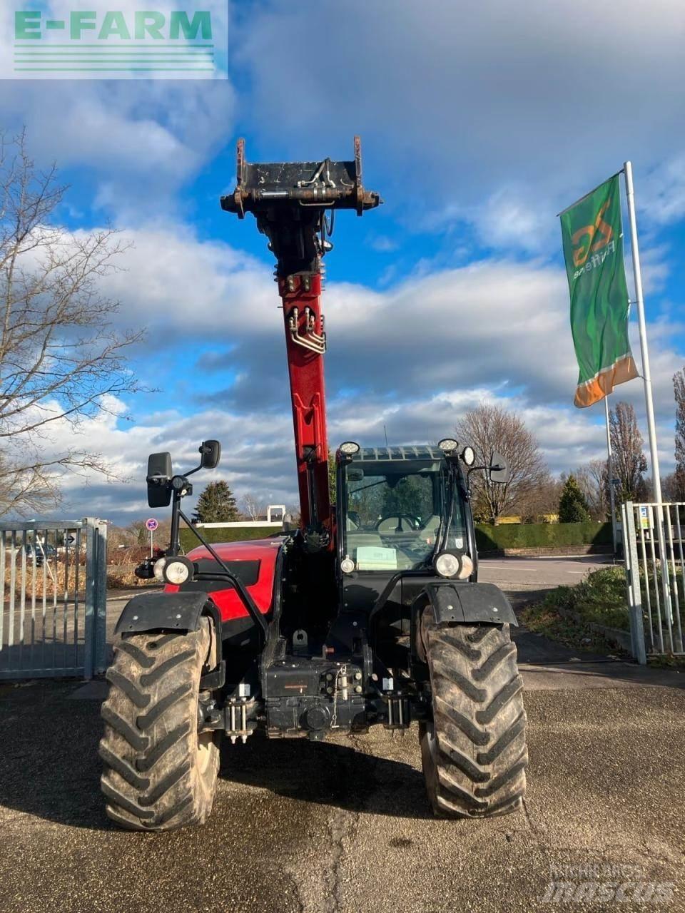 Case IH 635 Kmetijski teleskopski nakladalci