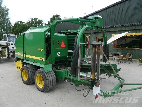 John Deere 678 Balirke (okrogle bale)