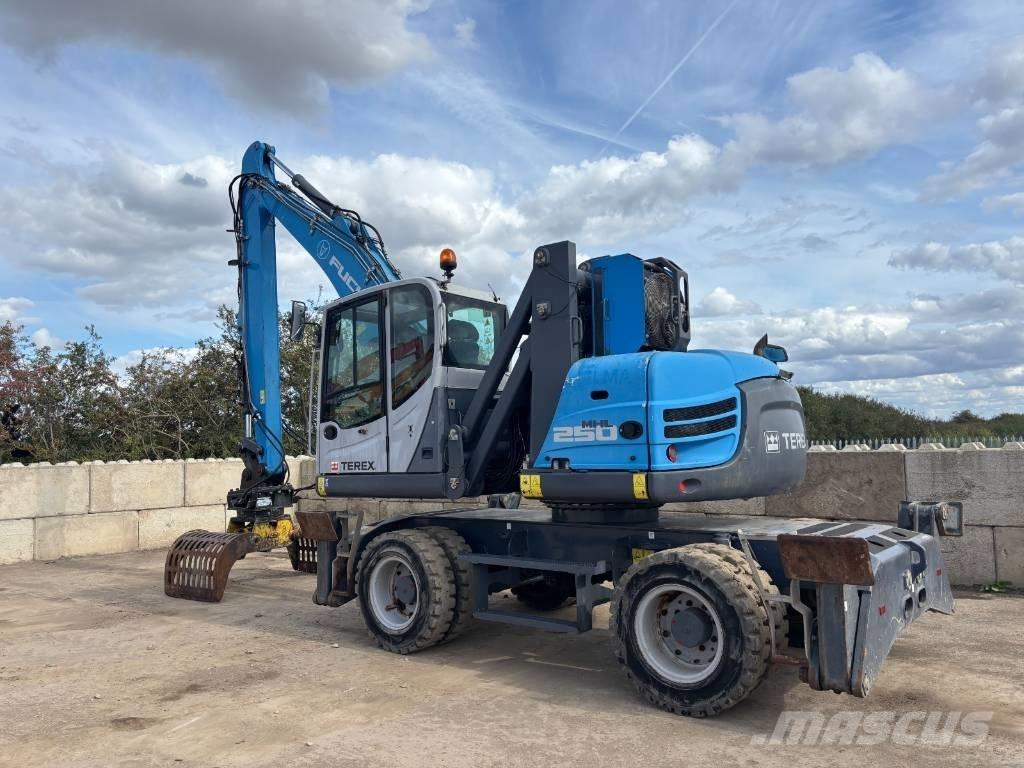 Fuchs MHL 250 Bagri za prekladanje primarnih/sekundarnih surovin