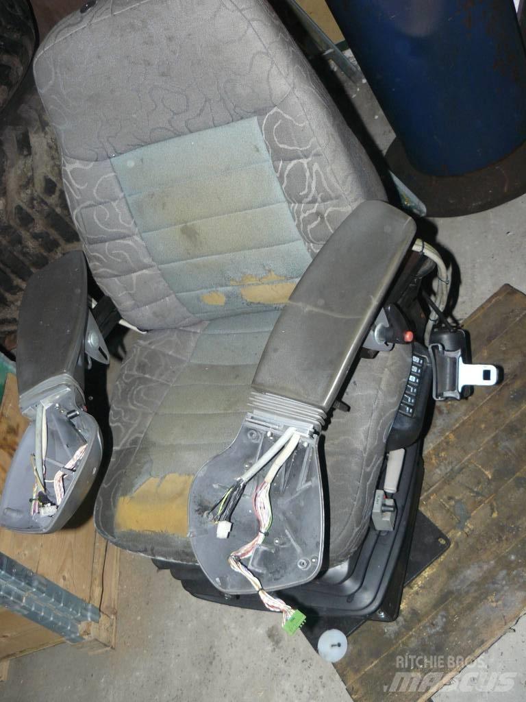 Timberjack 1070D Kabine in notranjost