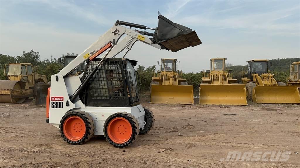 Bobcat S 300 Skid steer mini nakladalci