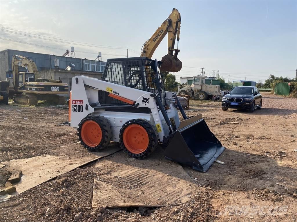 Bobcat S 300 Skid steer mini nakladalci