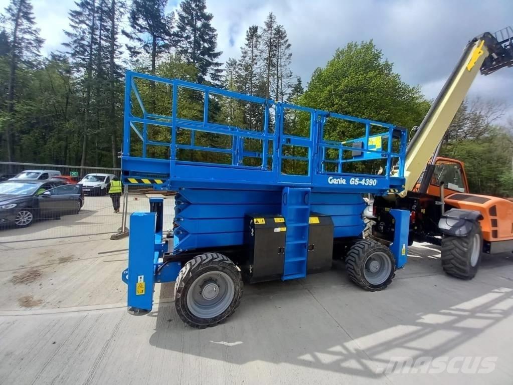 Genie GS 4390 RT Škarjaste dvižne ploščadi