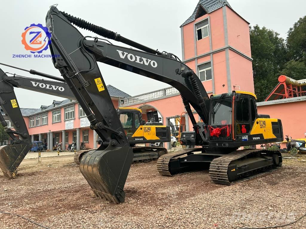 Volvo EC 240 Bagri goseničarji