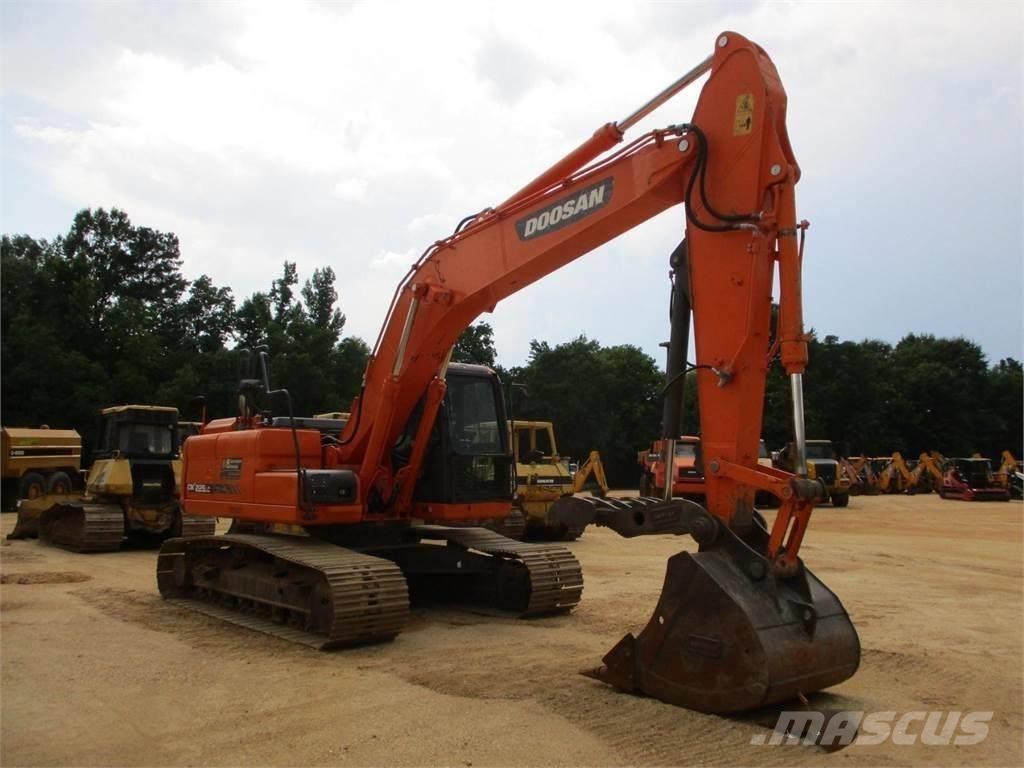 Doosan dx225 Bagri goseničarji
