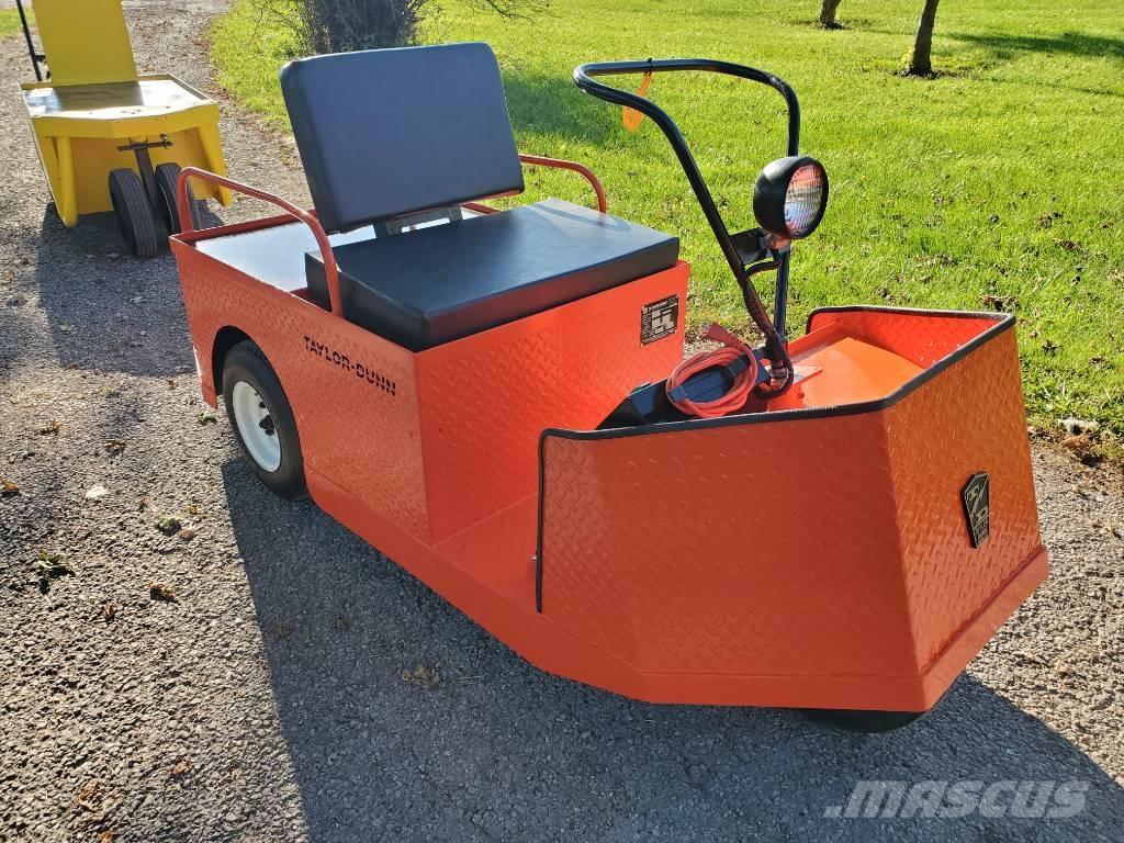 Taylor-Dunn SS536 Vlečna vozila