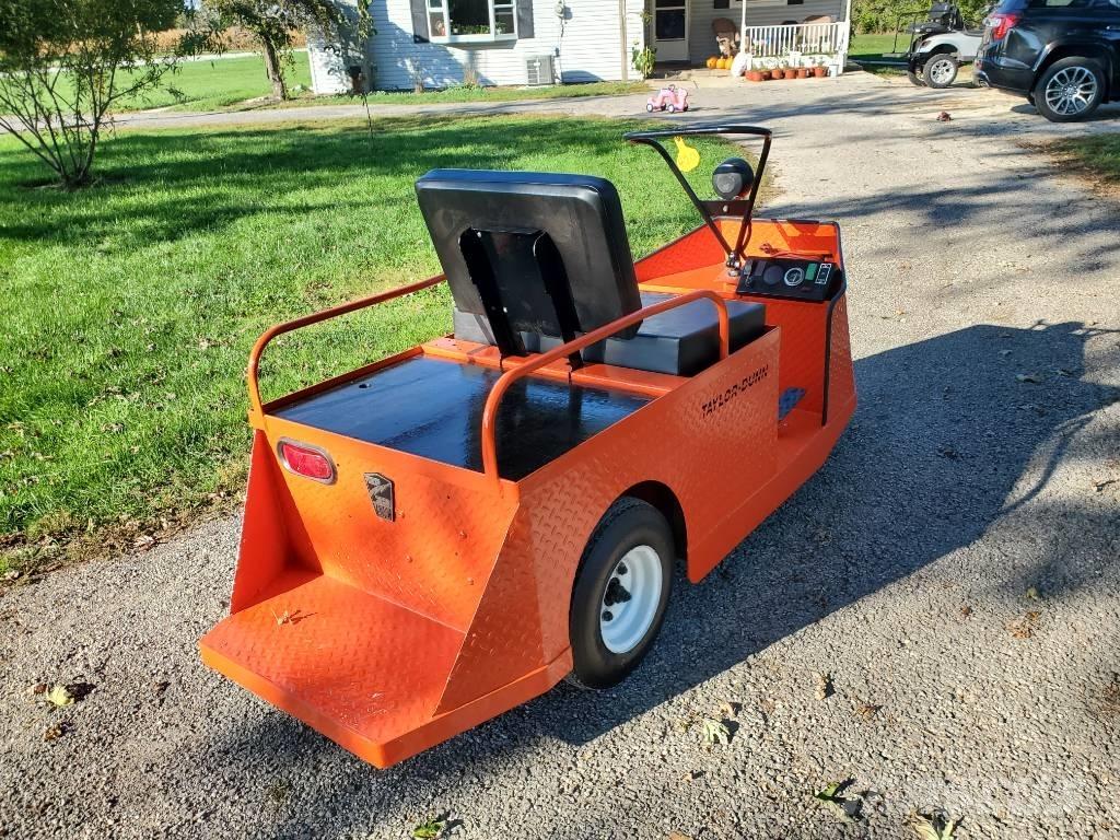 Taylor-Dunn SS536 Vlečna vozila