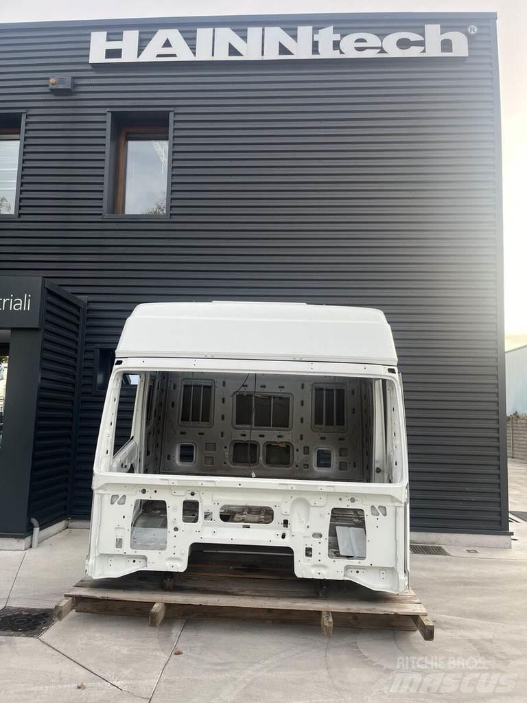 Iveco EUROSTAR Kabine in notranjost