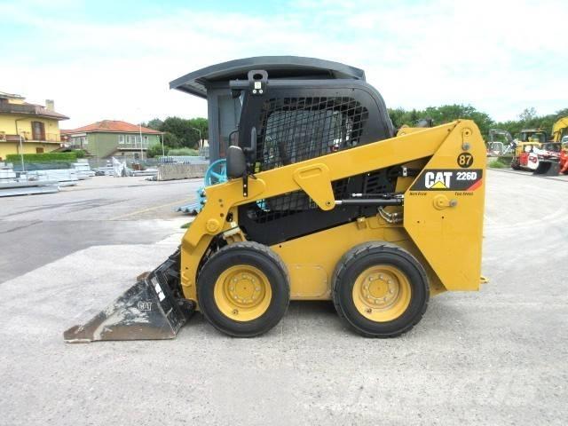 CAT 226 D Skid steer mini nakladalci