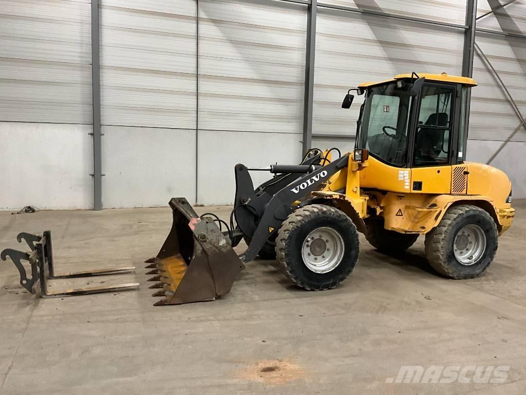 Volvo L 30 B-Z/X Kolesni nakladalci