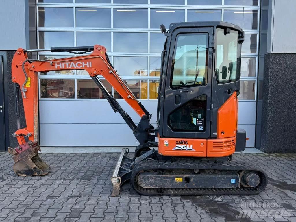 Hitachi ZX26U-6 CR Mini bagri <7t