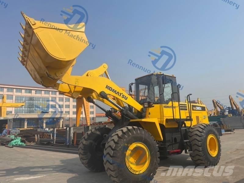 Komatsu WA380 Kolesni nakladalci