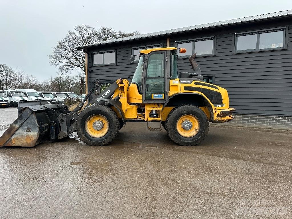 Volvo L45G Kolesni nakladalci
