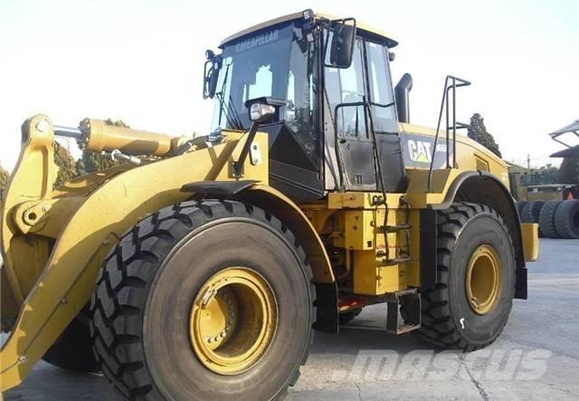 CAT 966F Kolesni nakladalci