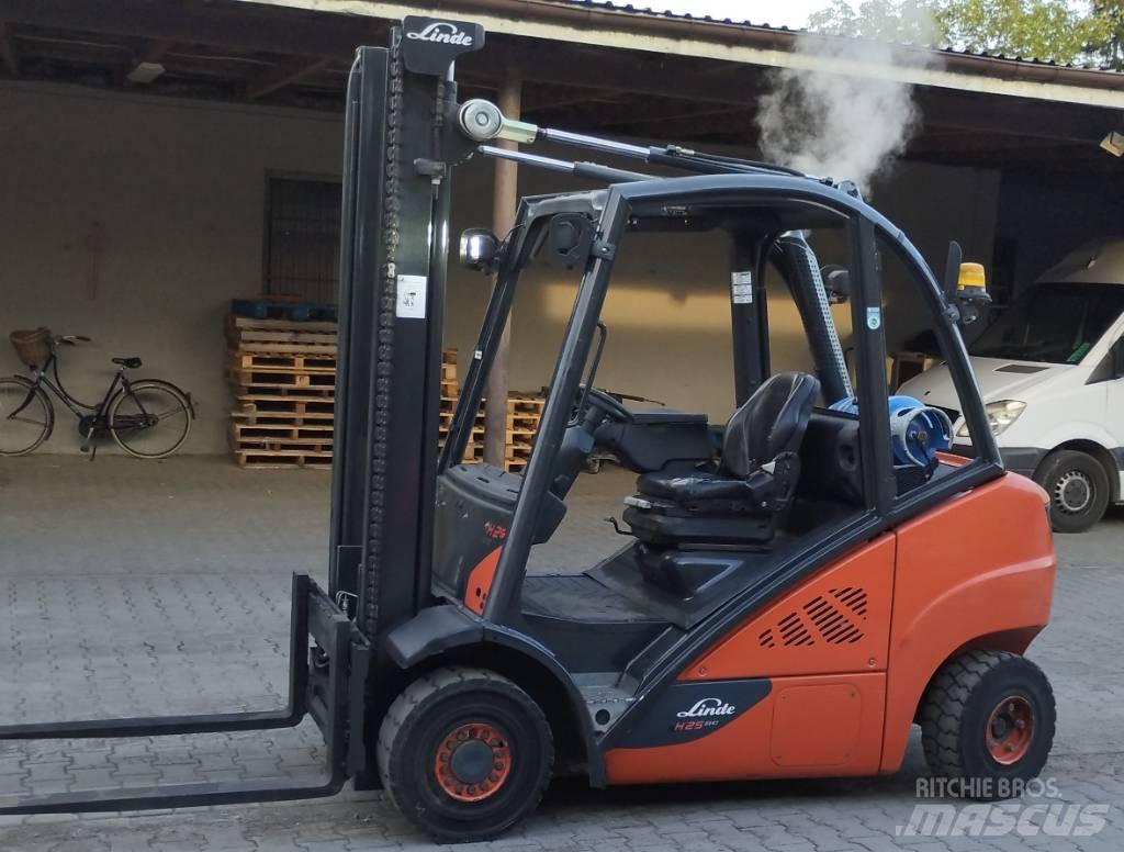 Linde H 25 T - 02 Plinski viličarji