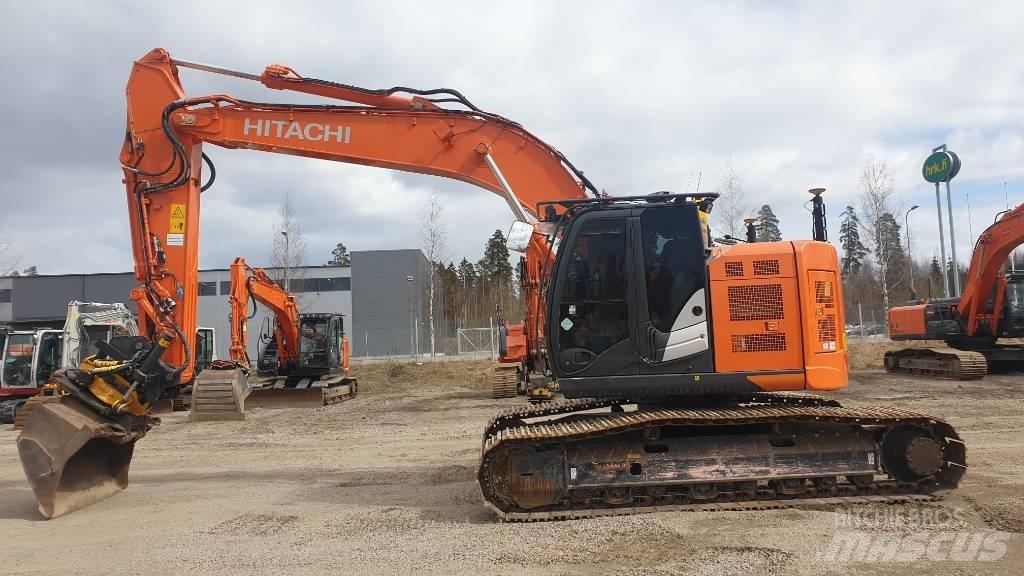 Hitachi ZX225USLC-6 Bagri goseničarji